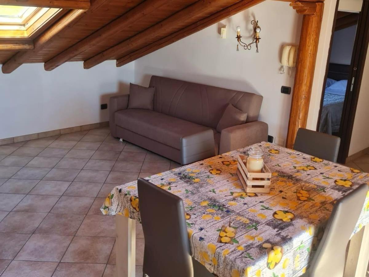 Casa Vacanza Lmt Aci Catena Екстер'єр фото