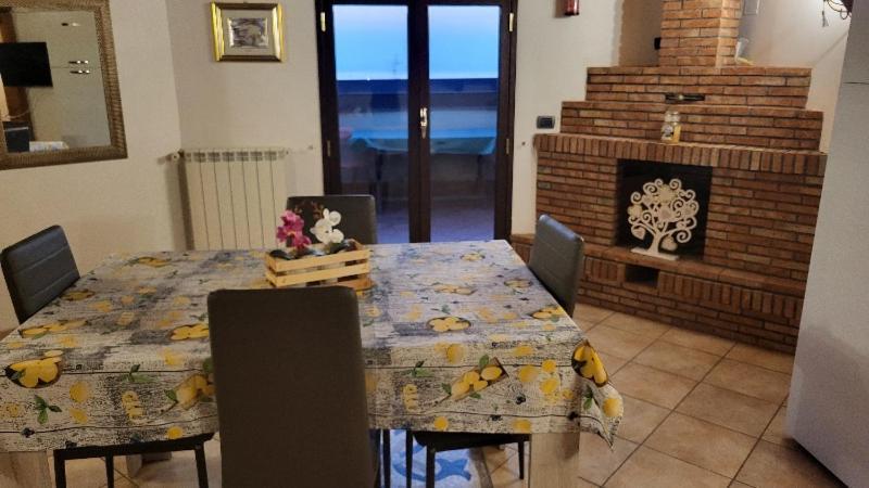 Casa Vacanza Lmt Aci Catena Екстер'єр фото